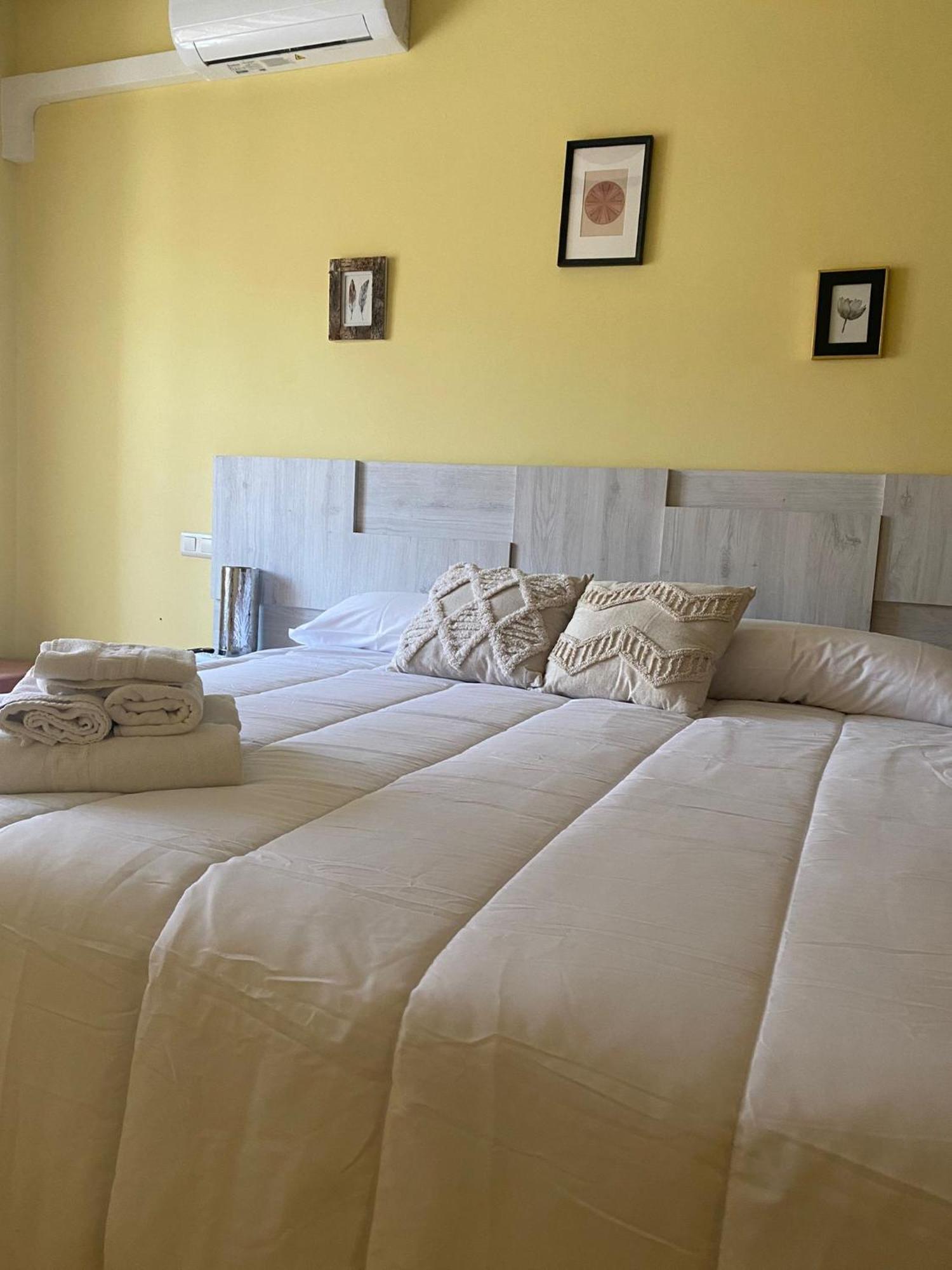 Hotel Restaurante Agapio De Tresnino Quintanilla de Onésimo エクステリア 写真