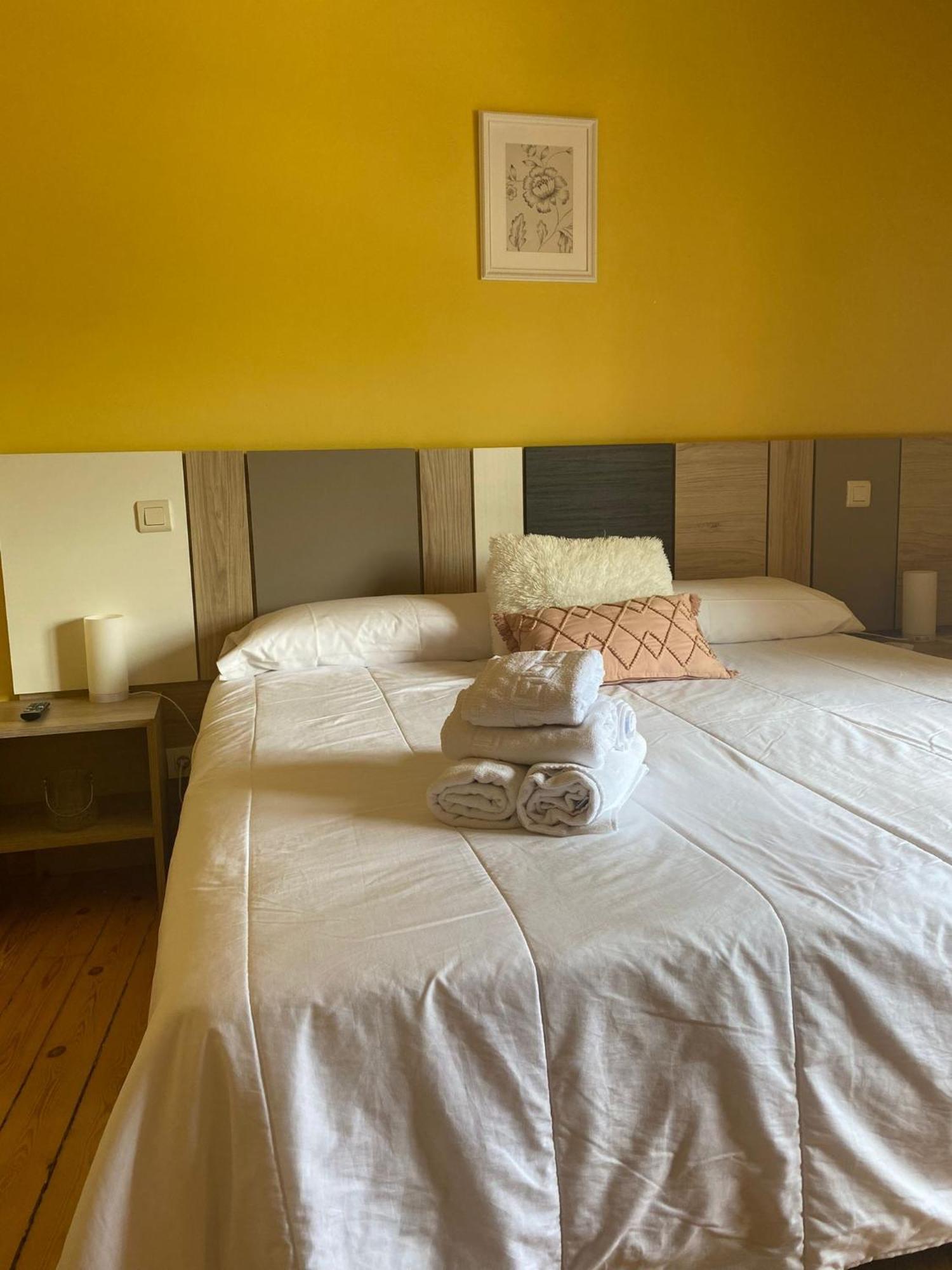 Hotel Restaurante Agapio De Tresnino Quintanilla de Onésimo エクステリア 写真