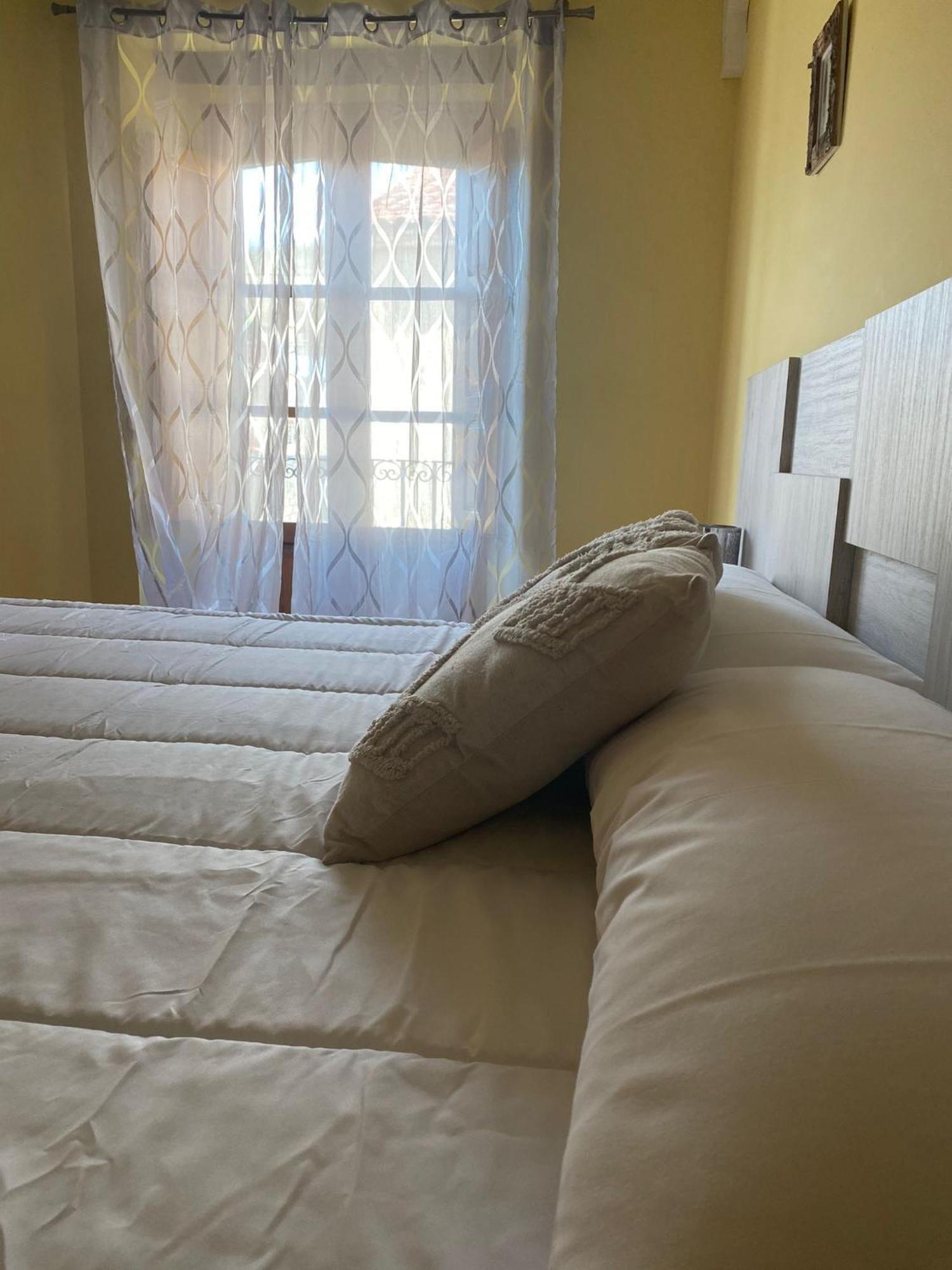 Hotel Restaurante Agapio De Tresnino Quintanilla de Onésimo エクステリア 写真