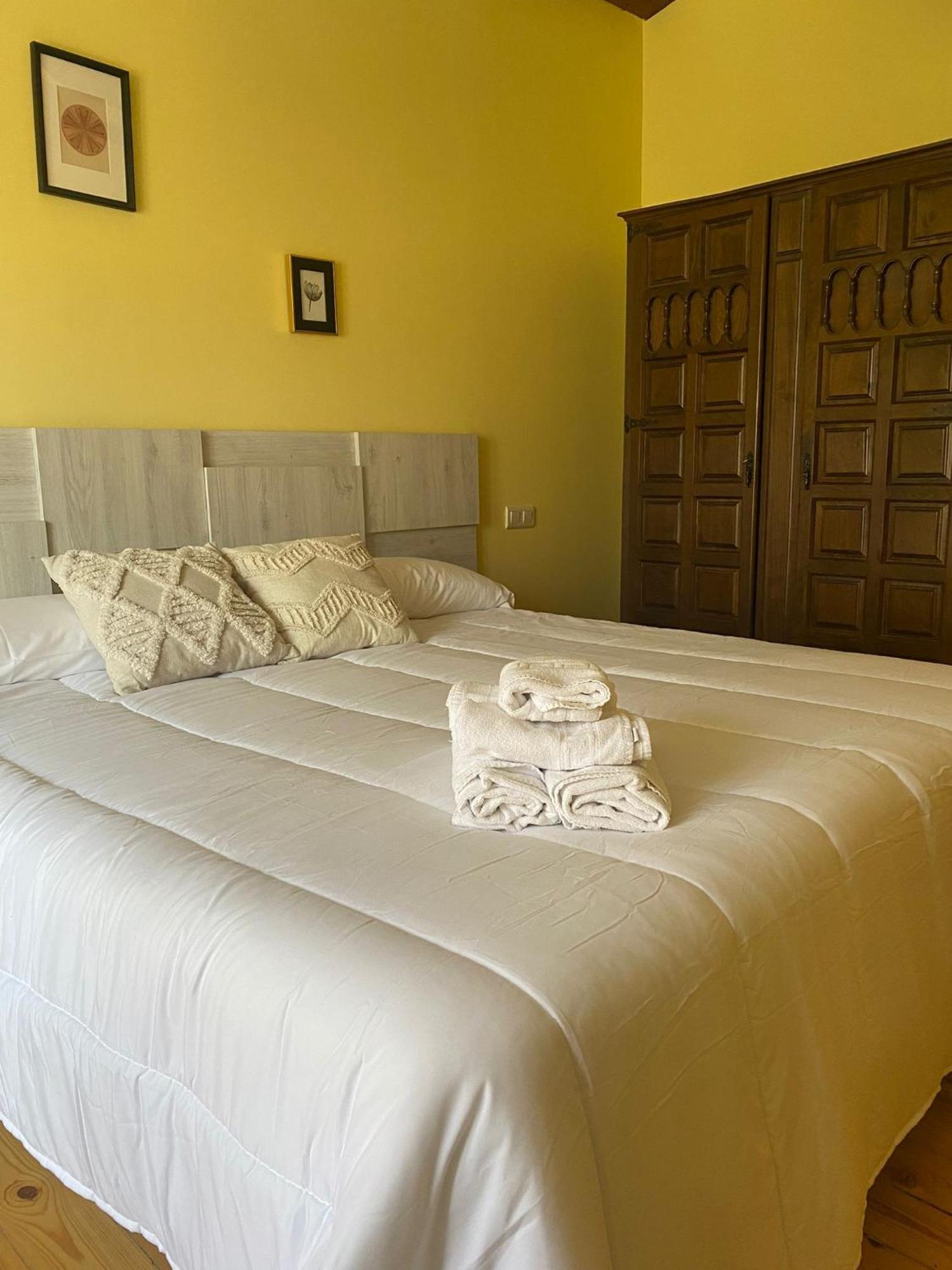 Hotel Restaurante Agapio De Tresnino Quintanilla de Onésimo エクステリア 写真