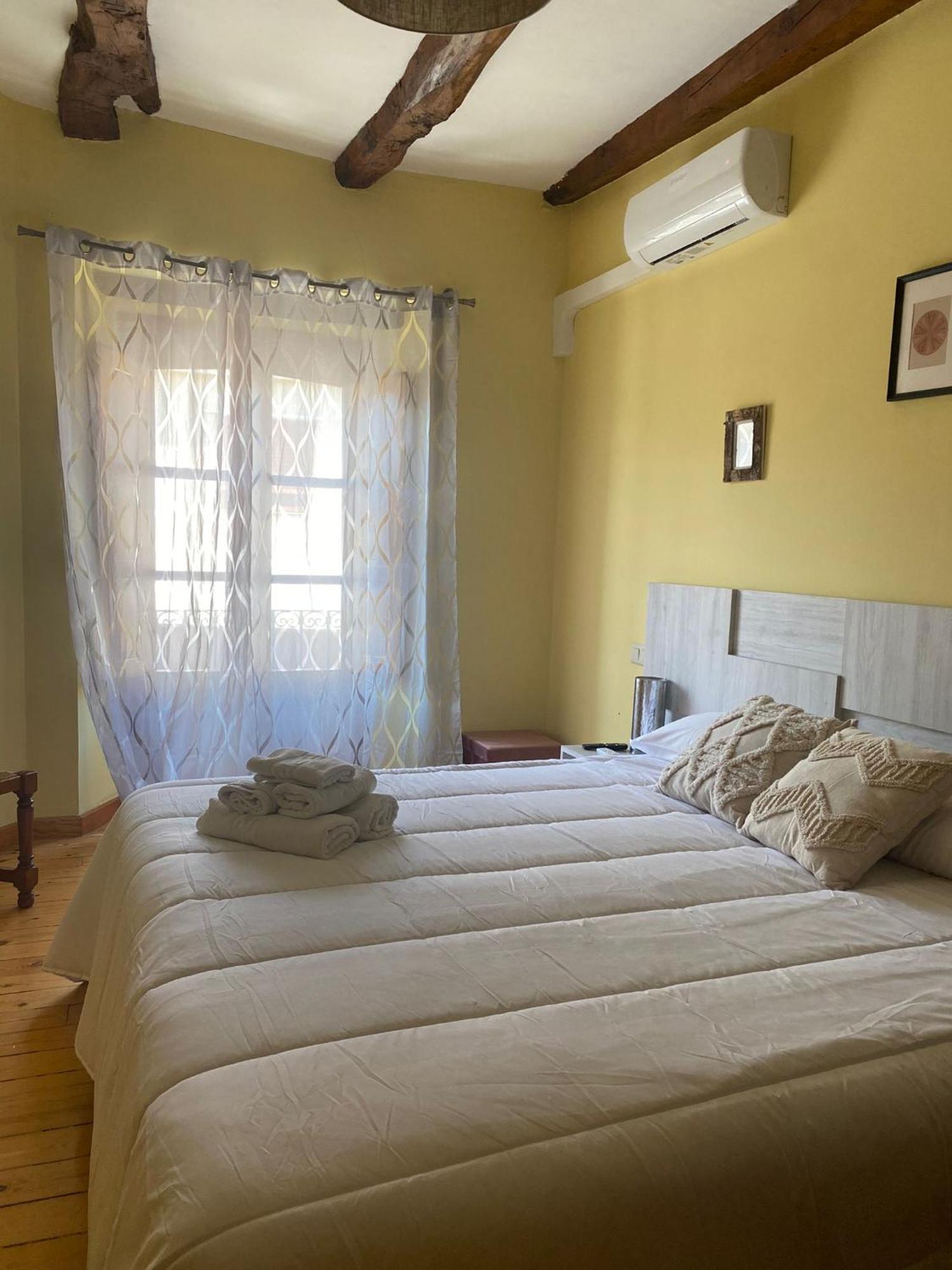 Hotel Restaurante Agapio De Tresnino Quintanilla de Onésimo エクステリア 写真