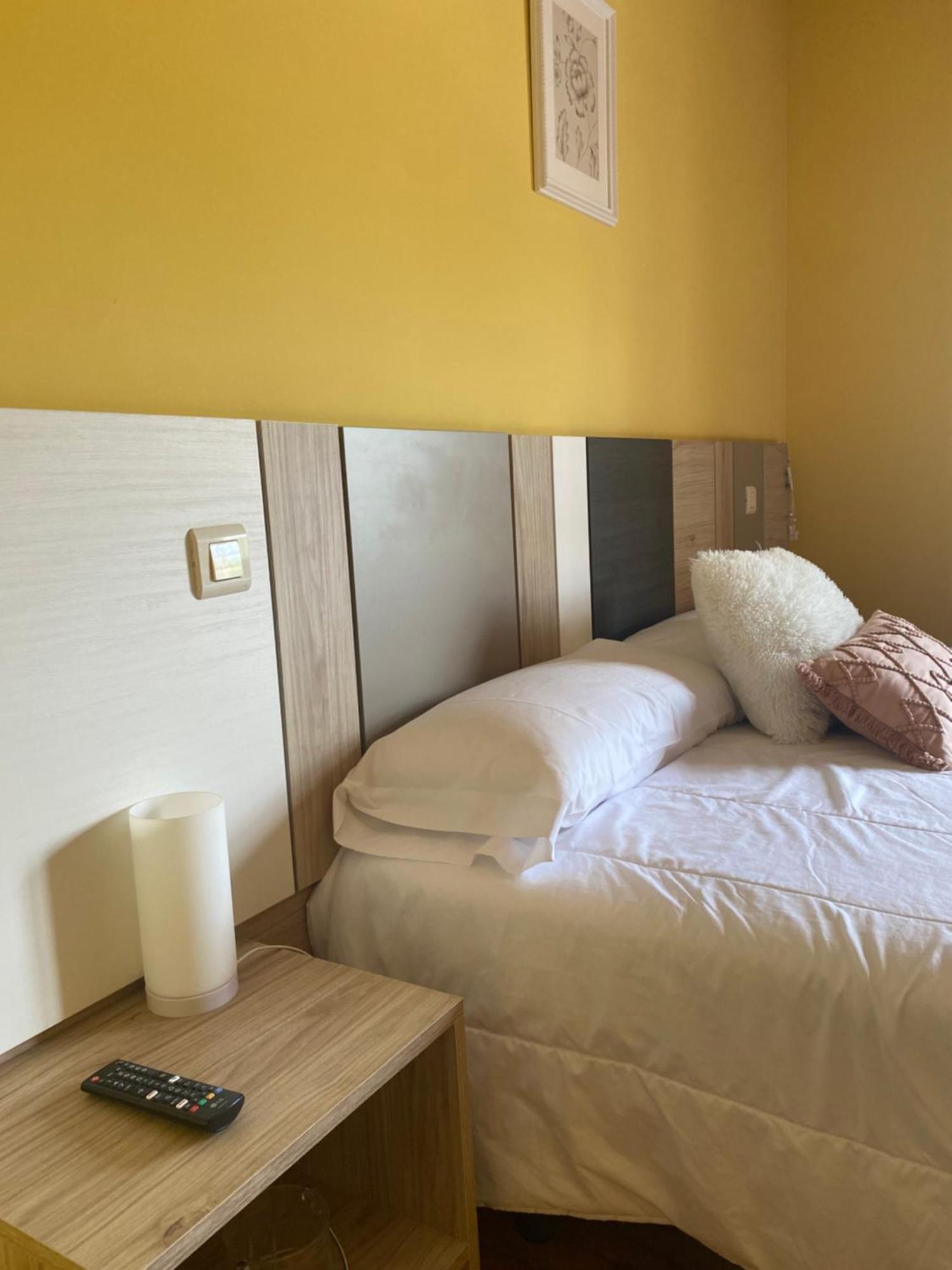 Hotel Restaurante Agapio De Tresnino Quintanilla de Onésimo エクステリア 写真