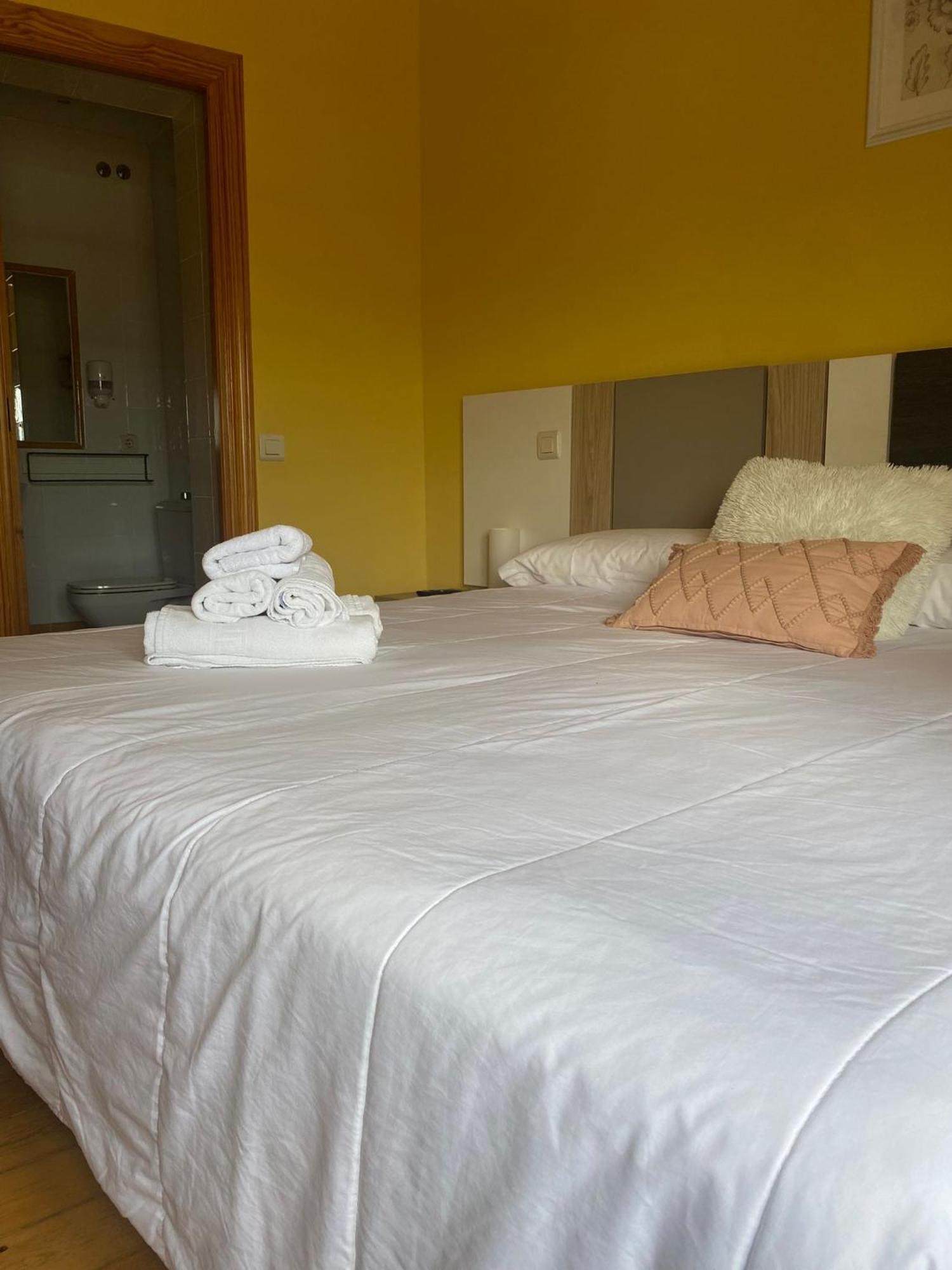 Hotel Restaurante Agapio De Tresnino Quintanilla de Onésimo エクステリア 写真
