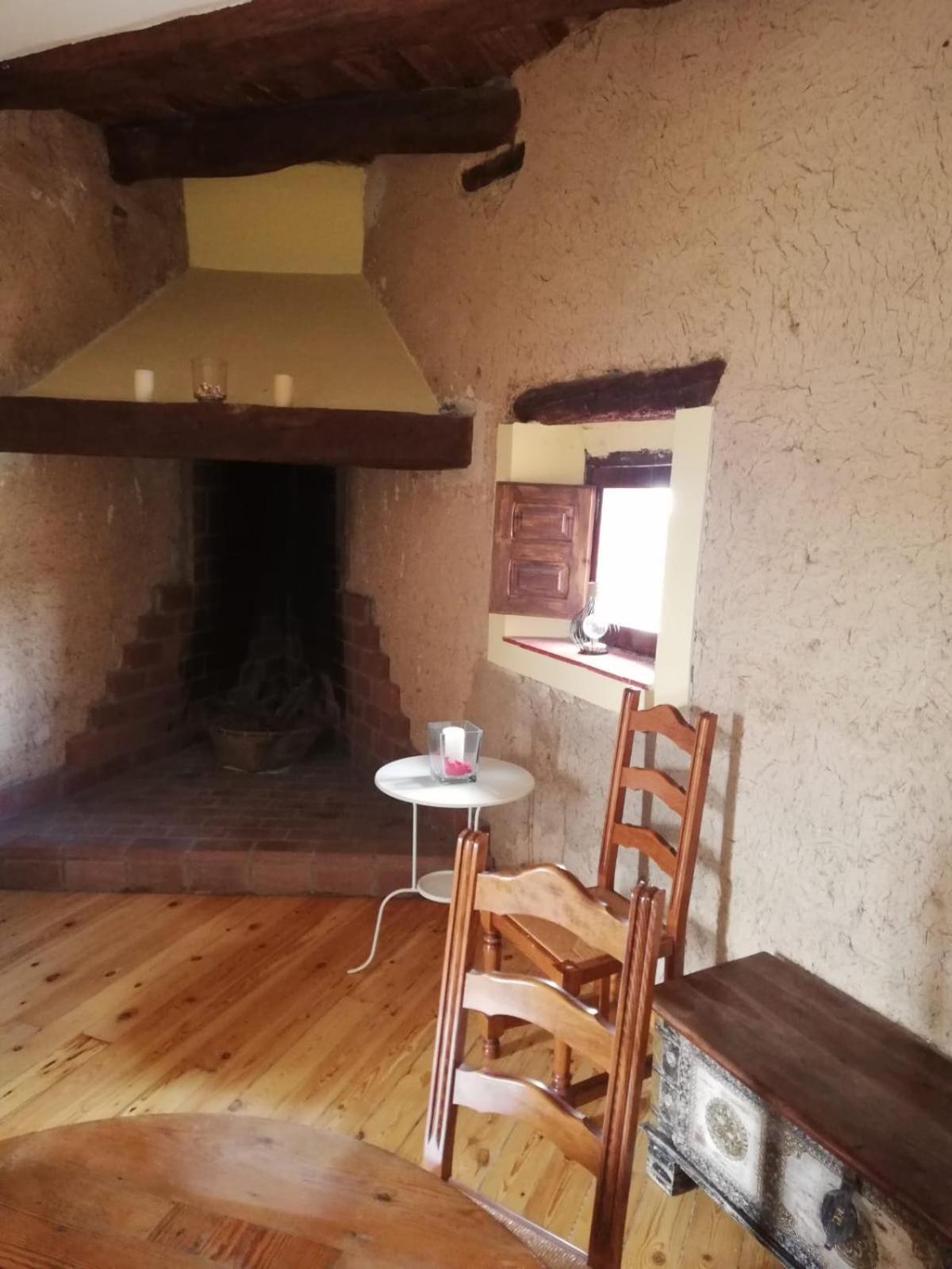 Hotel Restaurante Agapio De Tresnino Quintanilla de Onésimo エクステリア 写真