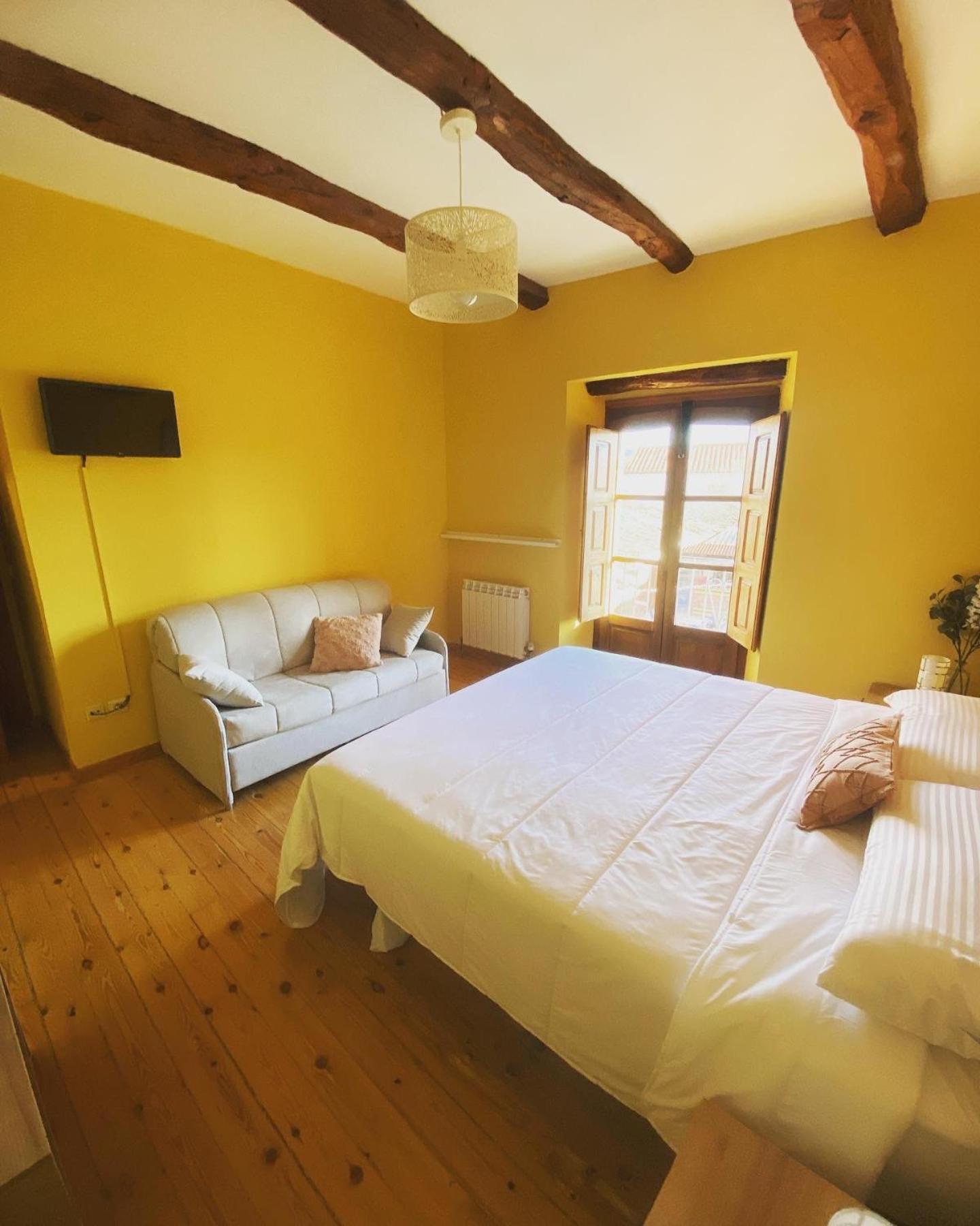 Hotel Restaurante Agapio De Tresnino Quintanilla de Onésimo エクステリア 写真