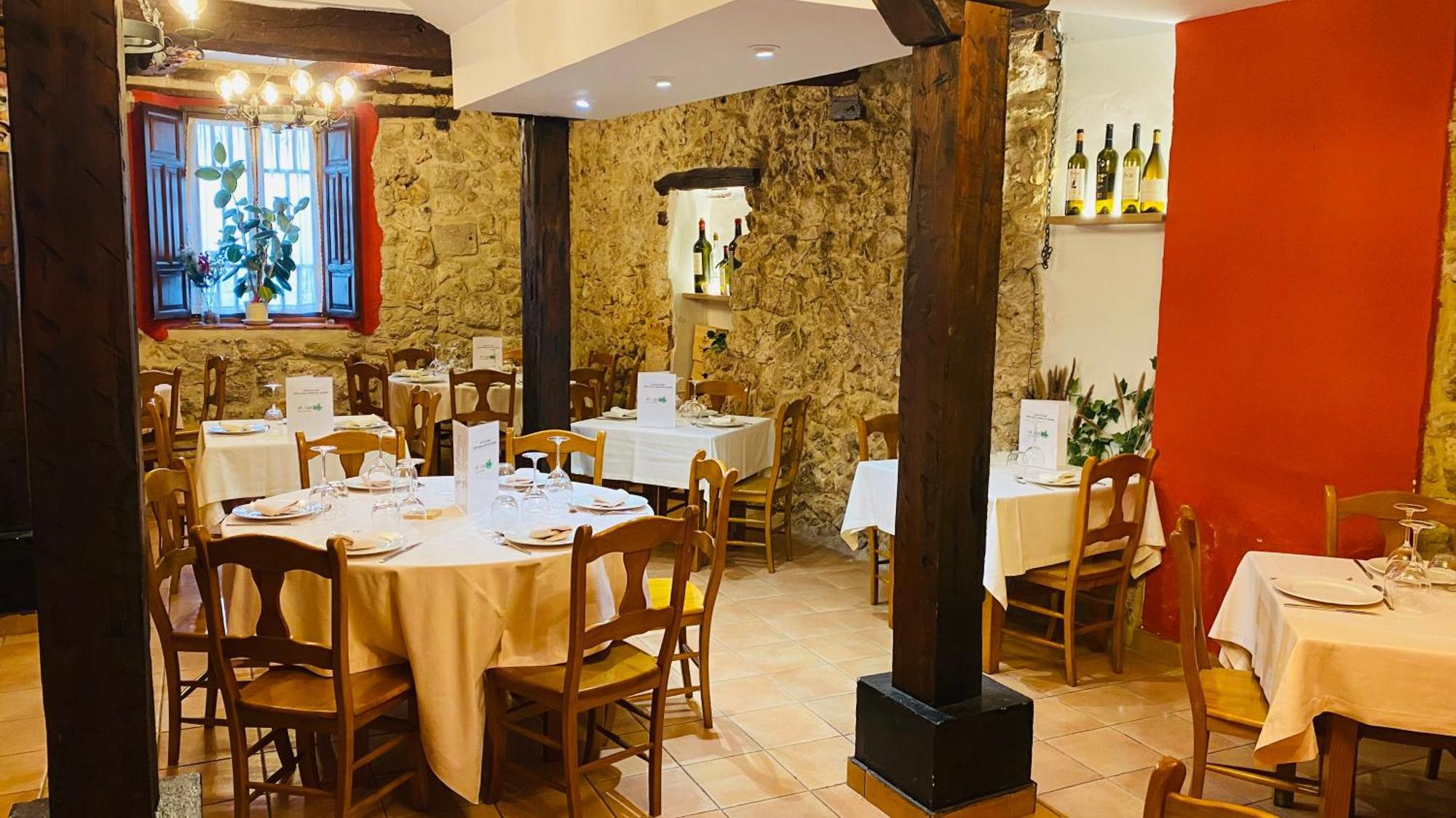 Hotel Restaurante Agapio De Tresnino Quintanilla de Onésimo エクステリア 写真