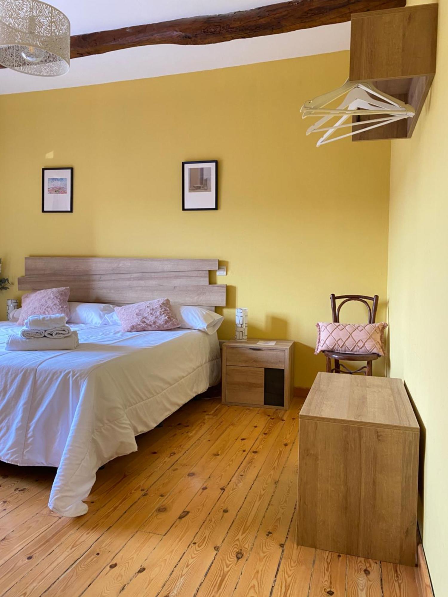 Hotel Restaurante Agapio De Tresnino Quintanilla de Onésimo エクステリア 写真