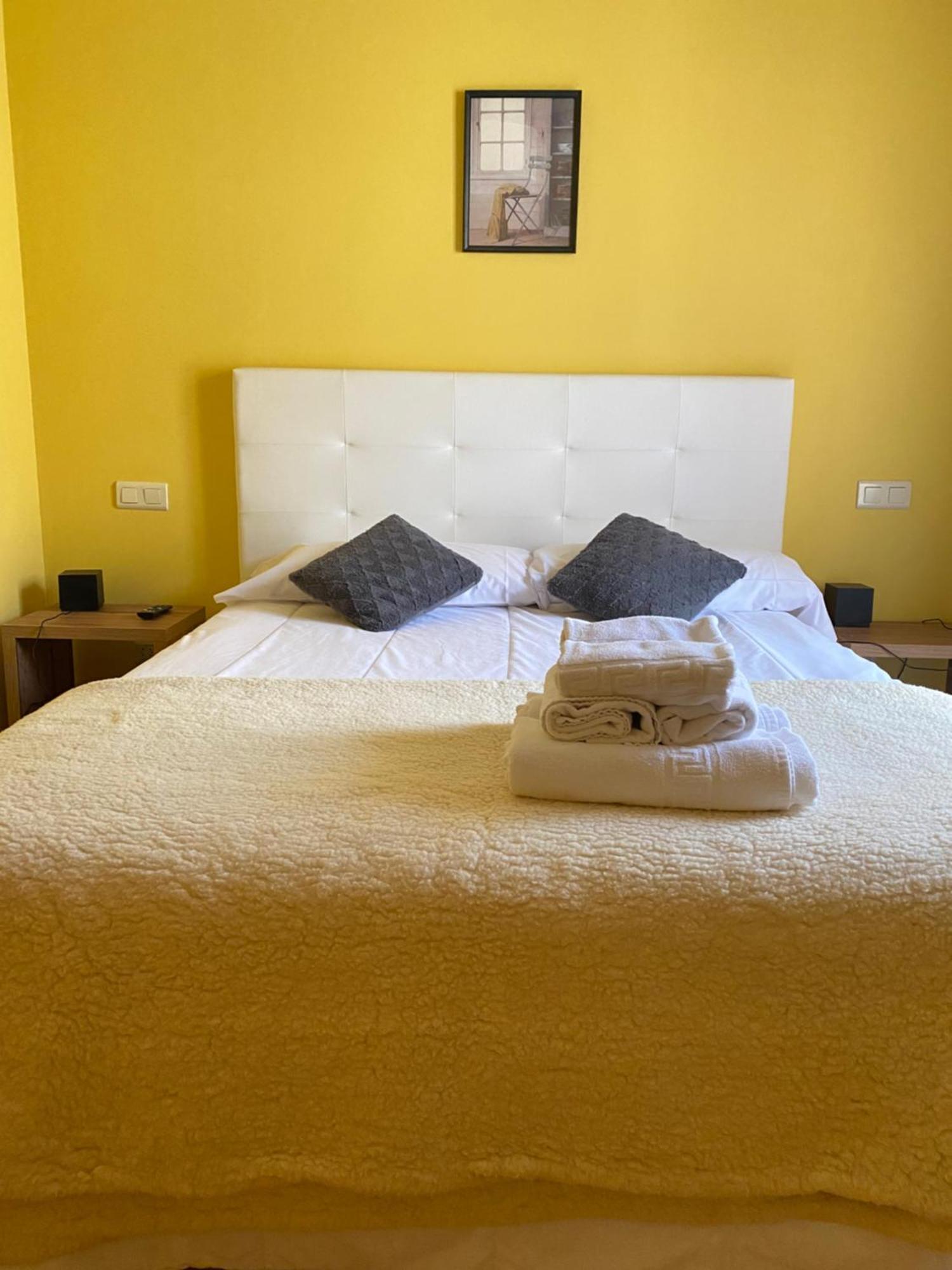 Hotel Restaurante Agapio De Tresnino Quintanilla de Onésimo エクステリア 写真